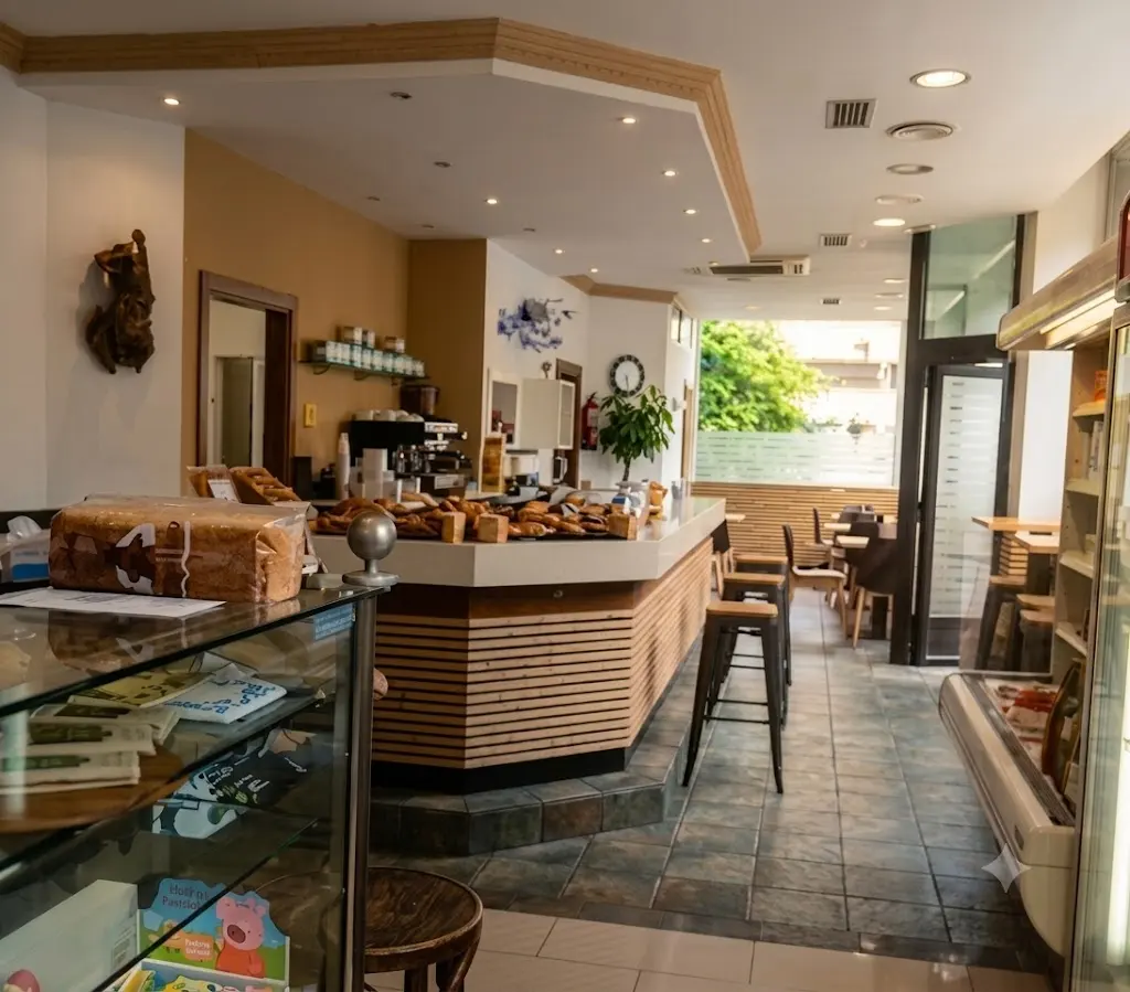 Cafetería y mostrador de Errotatxo en San Frantzisko, Tolosa